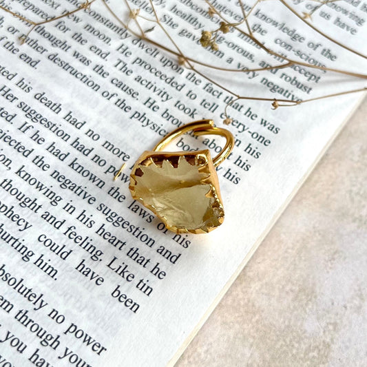 Exquisite glossy Lemon Yellow ring