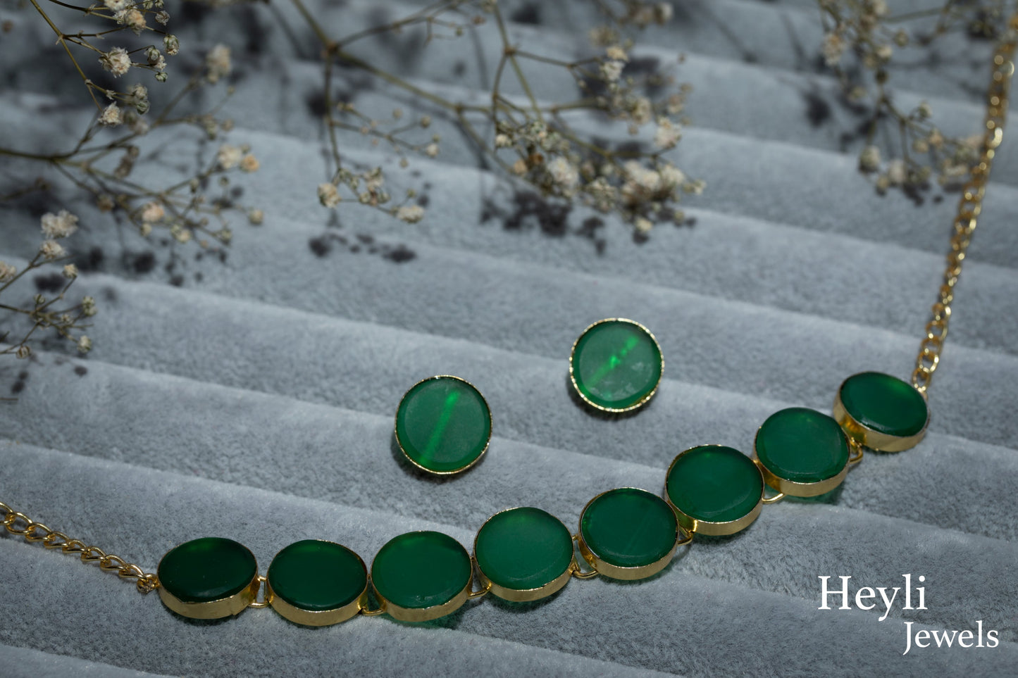 Green Raw  stone Necklace