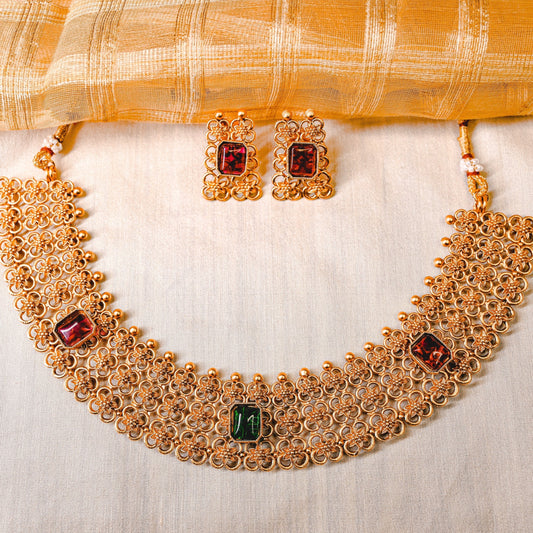 Harni Necklace with Stud