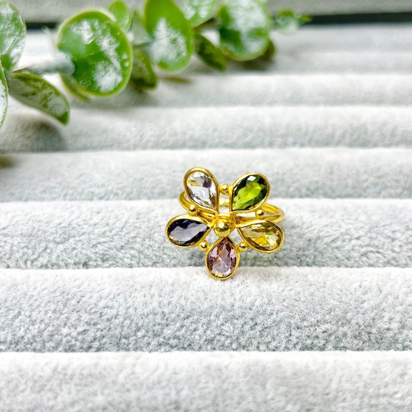 Bloom glossy stone  ring