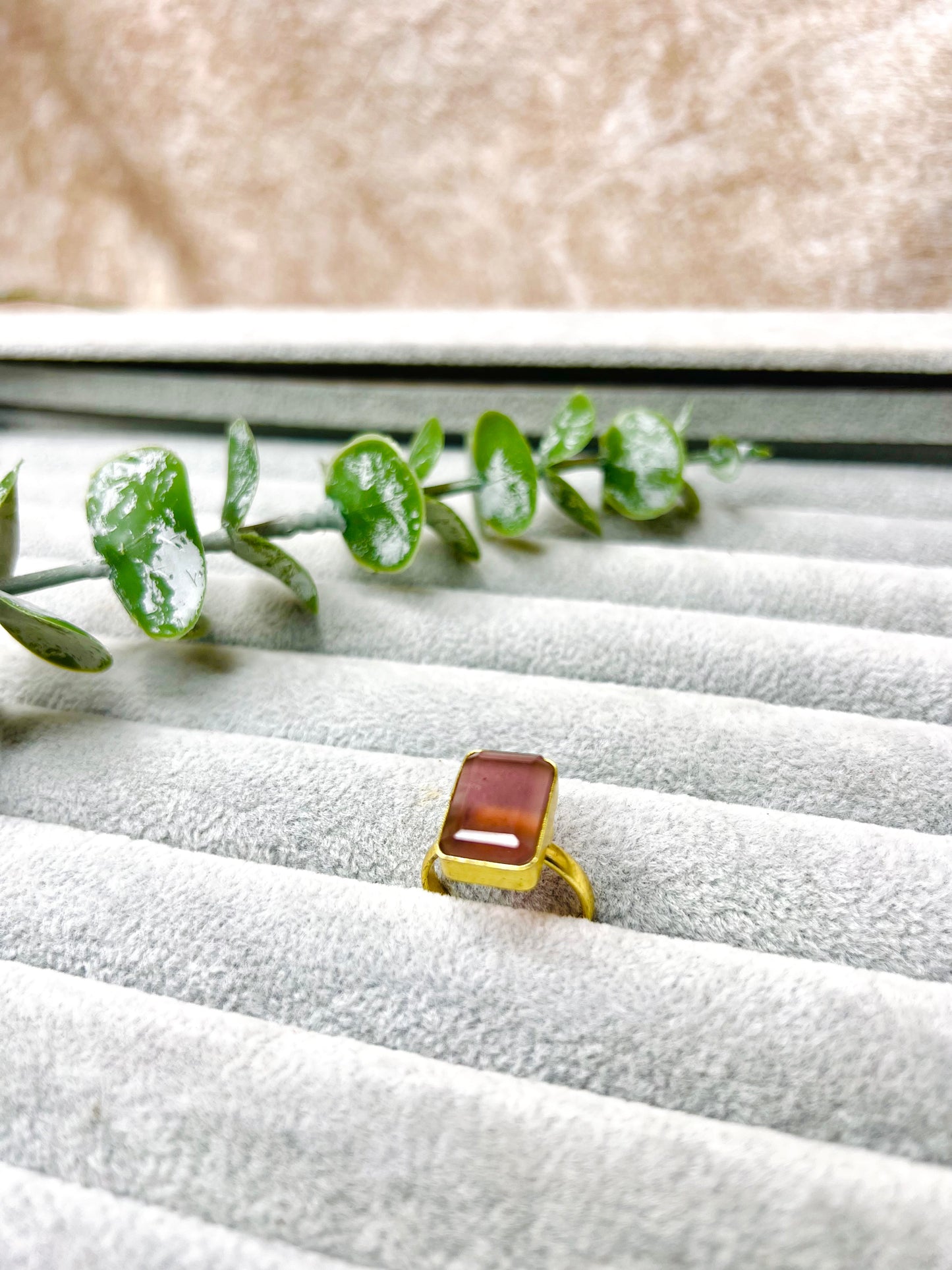 Glossy grape stone  ring